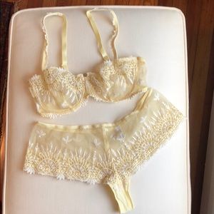 Chantelle balcony bra and thong set